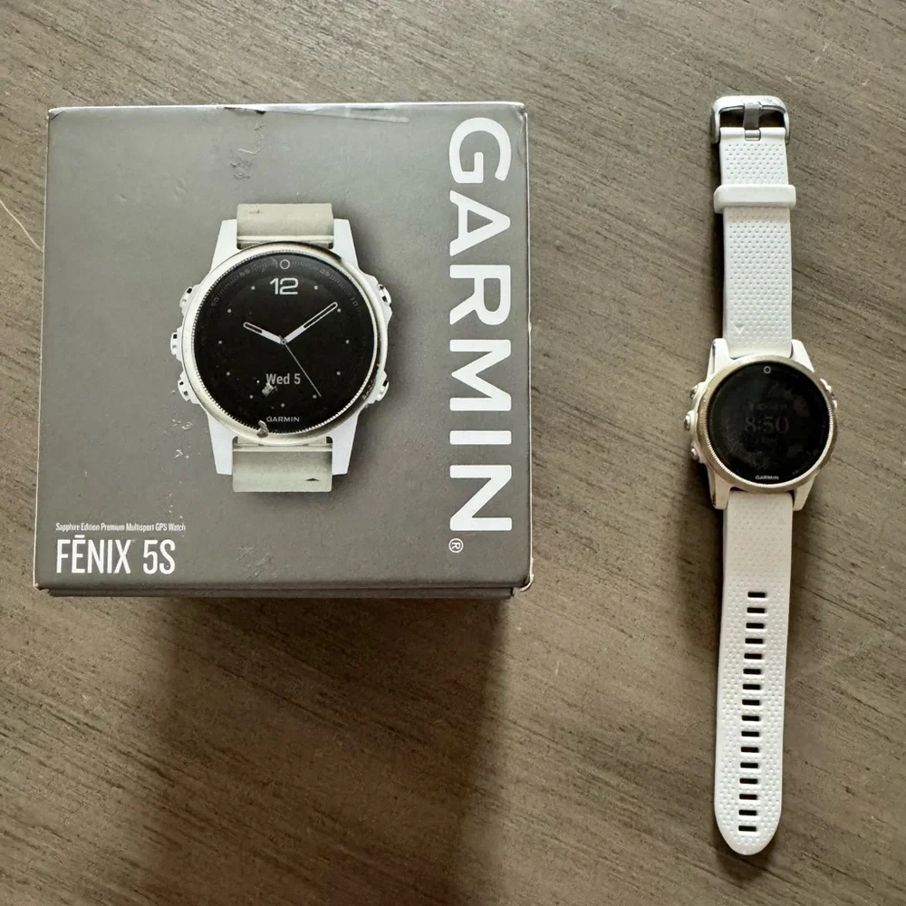 5S White GPS Watch